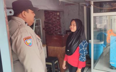 Bhabinkamtibmas Polsek Rangkasbitung Polres Lebak Sambangi Pedagang