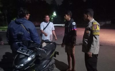 Personil Polsek Purwakarta Patroli Dialogis dan sampaikan Himbauan Kamtibmas Kepada Masyarakat 