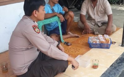 Jalin Komunikasi Kanit Binmas Melaksanakan Giat Silaturahmi dengan warga di Desa Kerta Kecamatan Banjarsari kab Lebak