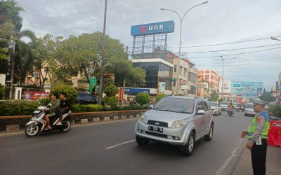 Pengaturan arus lalin Polsek Cilegon lancarkan arus kendaraan