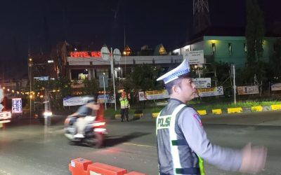 Lakukan pengaturan di simpang gerem oleh panit Lantas Polsek Pulomerak