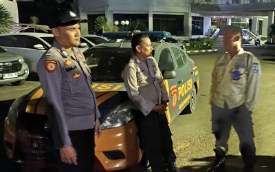 Personil Polsek Purwakarta Polres Cilegon Melaksanakan Patroli Dialogis satpam Wisma Krakatau dan sampaikan himbauan kamtibmas 