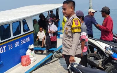 Bhabinkamtibmas Polsek Puloampel Datangi warga Dalam Sambang Dialogis