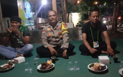 Bhabinkamtibmas Polsek Ciwandan Bahas Kamtibmas Dengan Warga Sambil Ngopi Bareng