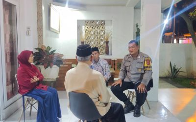 Personil Polsek Ciwandan Patroli Sambang Serta Bangun Silaturahmi Dengan Segala Lapisan Masyarakat