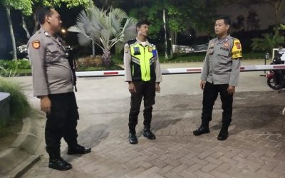 Cegah Curanmor, Personil Polsek Cibeber Polres Cilegon Himbau Security Komplek