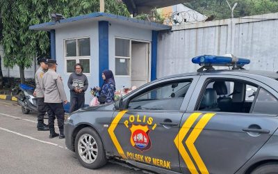 Personil Kskp Merak Polres Cilegon Polda Banten Menyapa Masyarakat