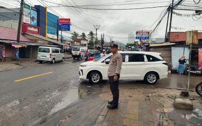 Personil Pos Pam 7 Anyar Pengaturan lalu lintas Dalam Libur Nasional