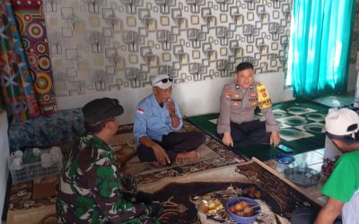 Polsek Cinangka Polres Cilegon Dan TNI Bergandengan Tangan Layani Masyarakat Cinangka Keharmonisan Dalam Pengabdian