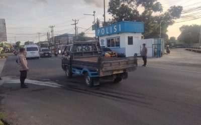 Personil pos PAM 2 Gerem lakukan pengaturan di simpang gerem 