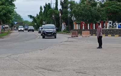 Polsek KP Banten Melaksanakan Pengaturan Pelayanan arus lalu lintas di depan Pelabuhan Pelindo