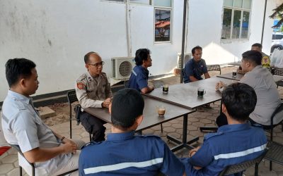 Personil Polsek KP Banten Sambang Dialogis Dan Bangun Silaturahmi Dengan Pekerja