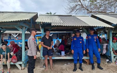 Ciptakan Situasi Kondusif Polsek Anyar Monitoring Destinasi Wisata Pantai 