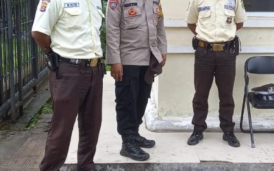 Bhabinkamtibmas Polsek Purwakarta Polres Cilegon Jalin Silahturami Dengan Menyapa Pihak Keamanan Kampus Dan Sampaikan Himbauan Kamtibmas 