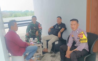 Upaya Ciptakan Situasi Kondusif, Bhabinkamtibmas Polsek Cibeber Polres Cilegon Polda Banten kunjungi Warga