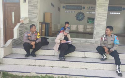 Ciptakan situasi aman !!! Personil Polsek Cibeber Himbau waspada Kriminalitas di lingkungan warga !!!