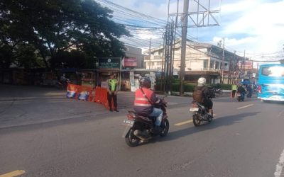 Memperlancar Arus Lalu lintas,Personil Polsek Purwakarta Melaksanakan Strong Point Kepada Masyarakat 