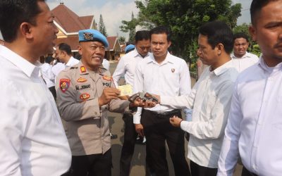 Kapolresta Serkot Polda Banten Berikan Asistensi Terkait Ketertiban Kelengkapan Administrasi Personel