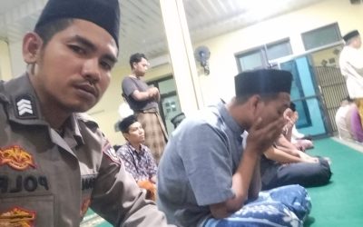 Personil Polsek Cipocok Jaya Polresta Serkot Gelar Sholat Subuh Keliling Masjid Jami Baiturrahman