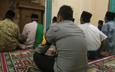 Melalui Giat Program Unggulan SULING (Sholat Subuh Keliling), Anggota Polsek Cirinten Polres Lebak Laksanakan Sholat Subuh Rutin Untuk Tingkatkan Silaturahmi