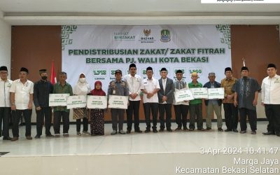 Pendistribusi Zakat / Zakat Fitrah 2024  Bersama PJ. Walikota Bekasi Di Islamic Center 